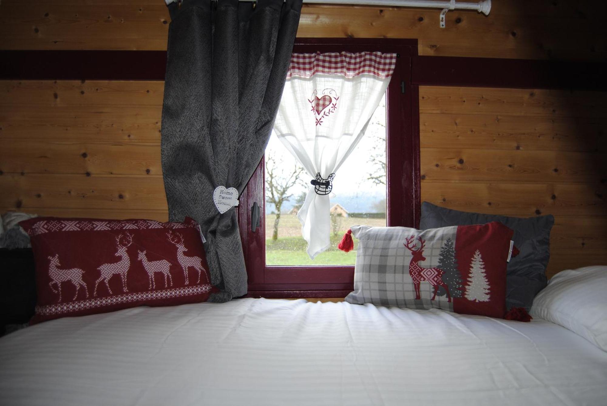 La Roulotte Belle Fleur Hotell Saint-Nabord Eksteriør bilde