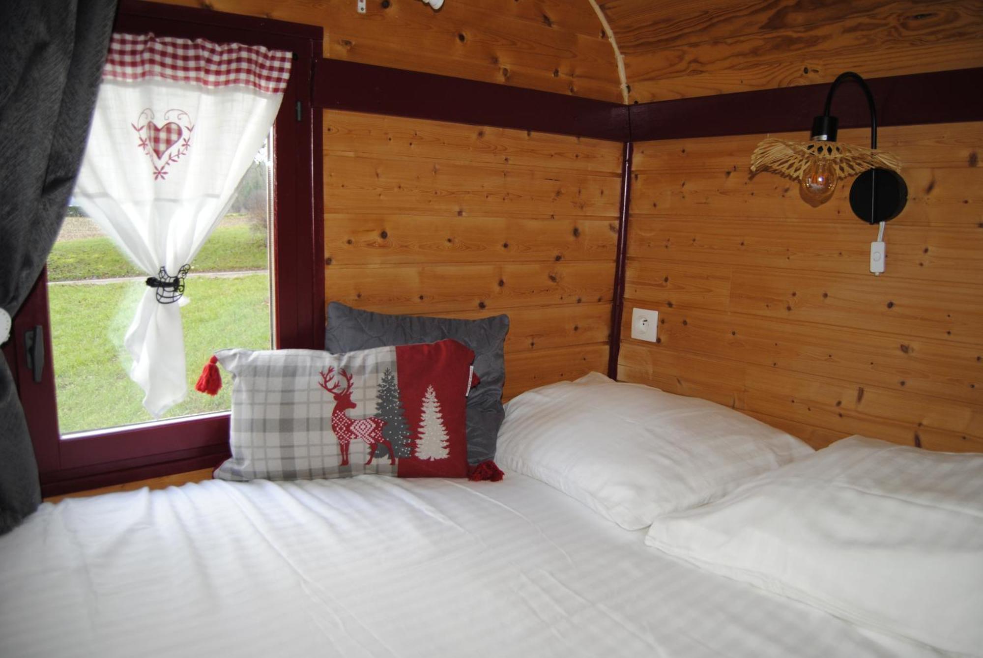 La Roulotte Belle Fleur Hotell Saint-Nabord Eksteriør bilde